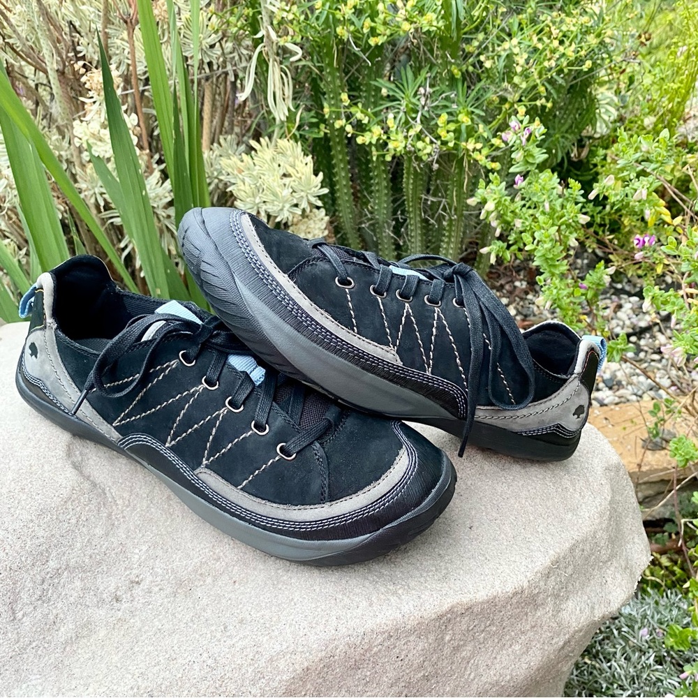 Kalso Earth Shoes Black Pace Leather Sneaker